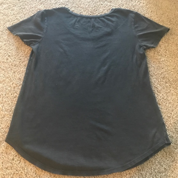 EUC- RVCA shirt - Picture 3 of 3